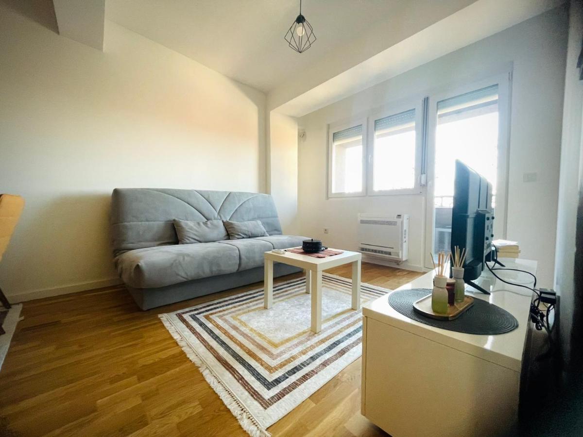 Apartman Nikol คูมาโนโว ภายนอก รูปภาพ