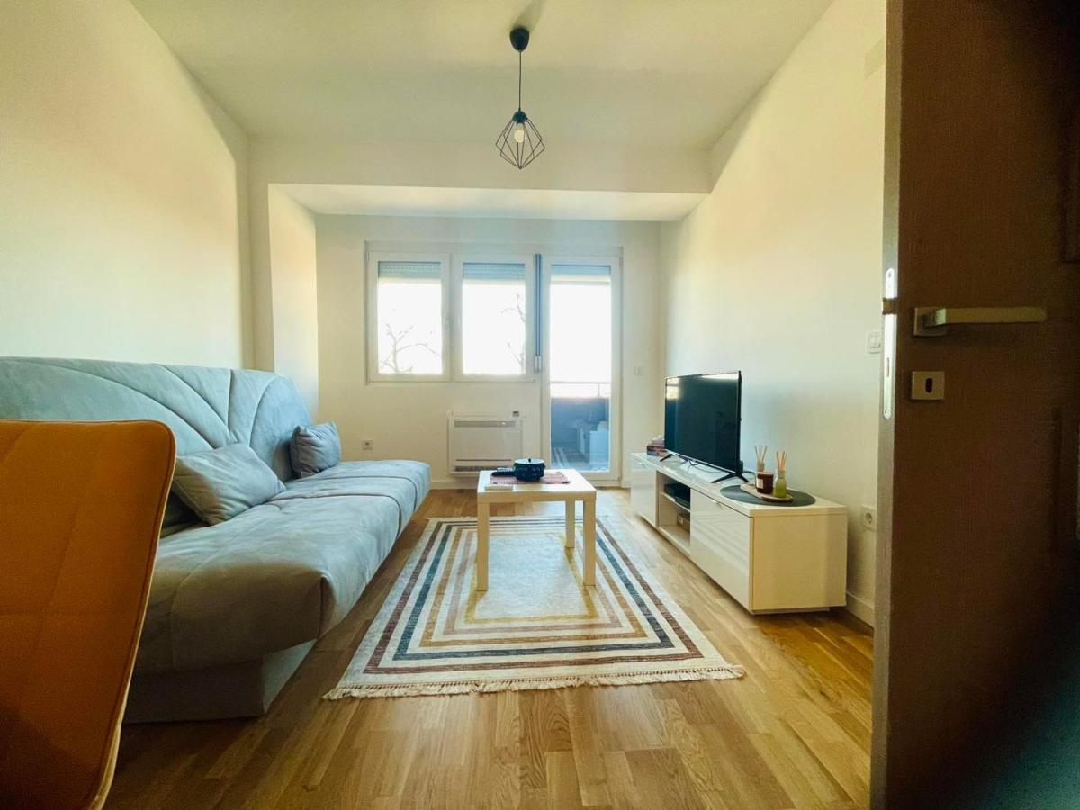 Apartman Nikol คูมาโนโว ภายนอก รูปภาพ
